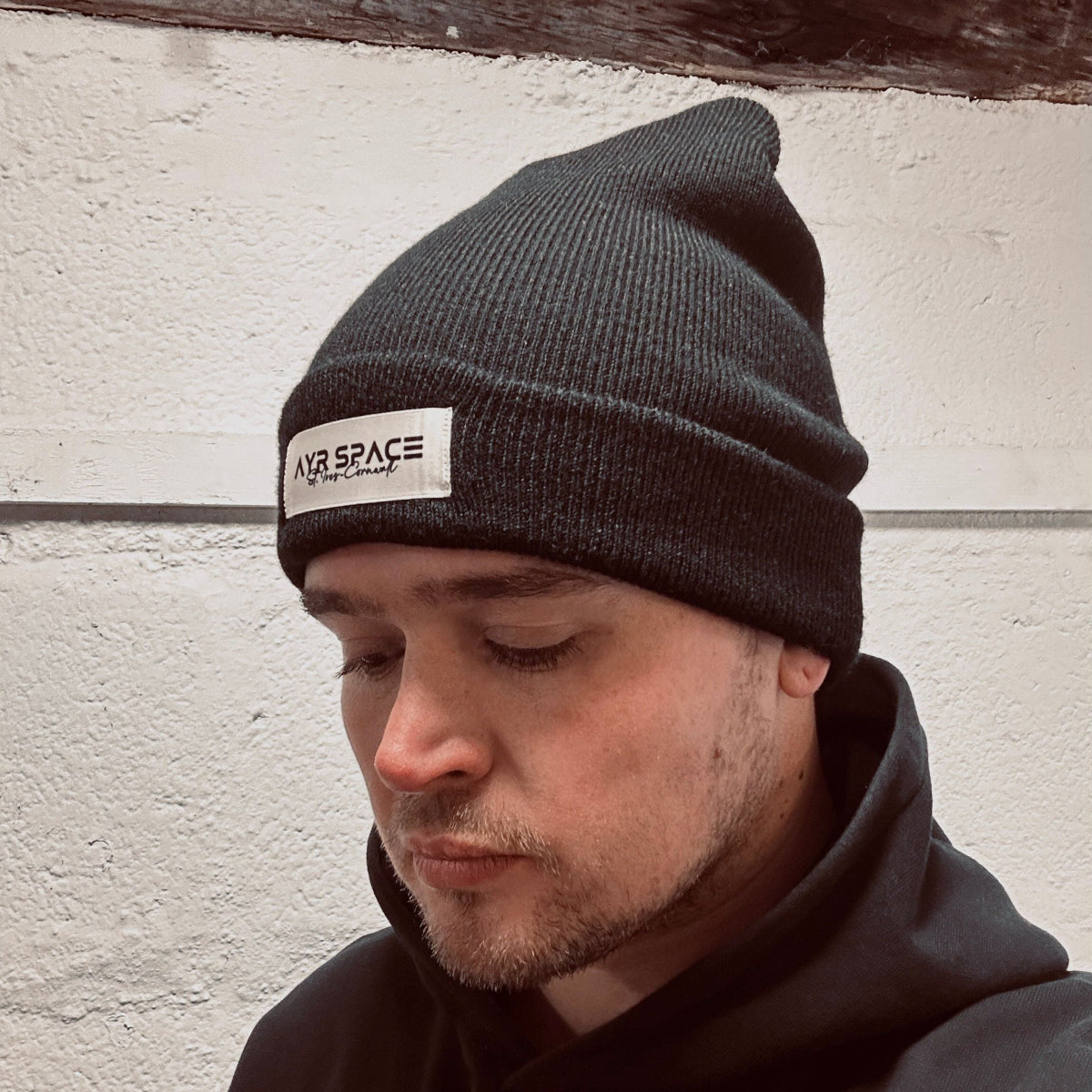 SIGNATURE BEANIE - BLACK