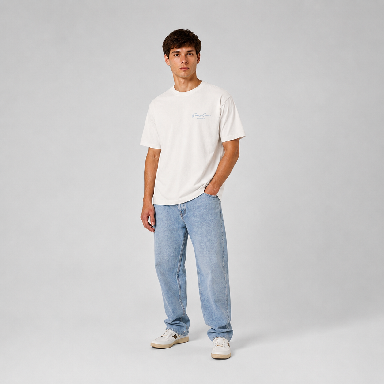 Par Avion T-Shirt in off white, front view, full length